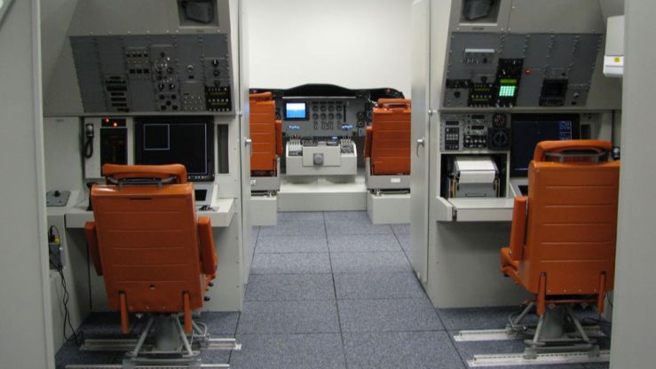 flight simulator booth